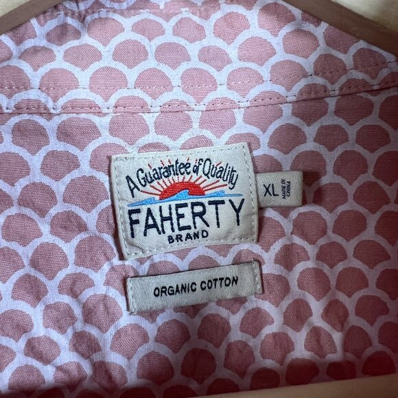Faherty Playa Button Up Shirt Size XL Pink Organic Cotton Fish Scale Print - Picture 3 of 9